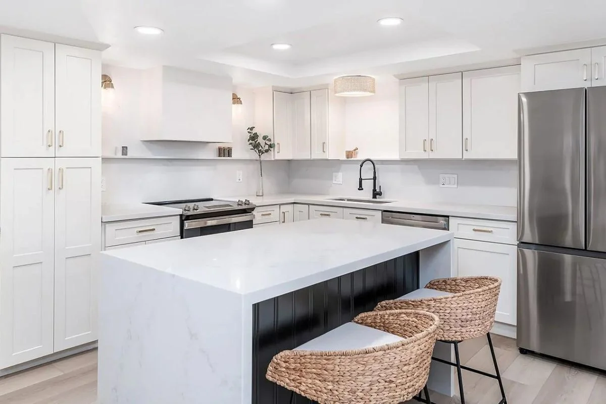 White Kitchen Cabinets